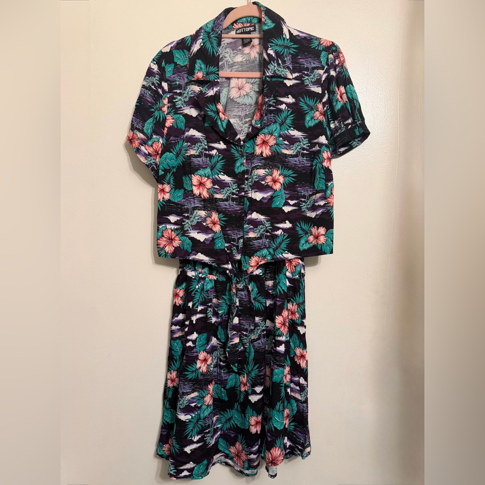 Hot Topic Hawaiian Top and Skirt